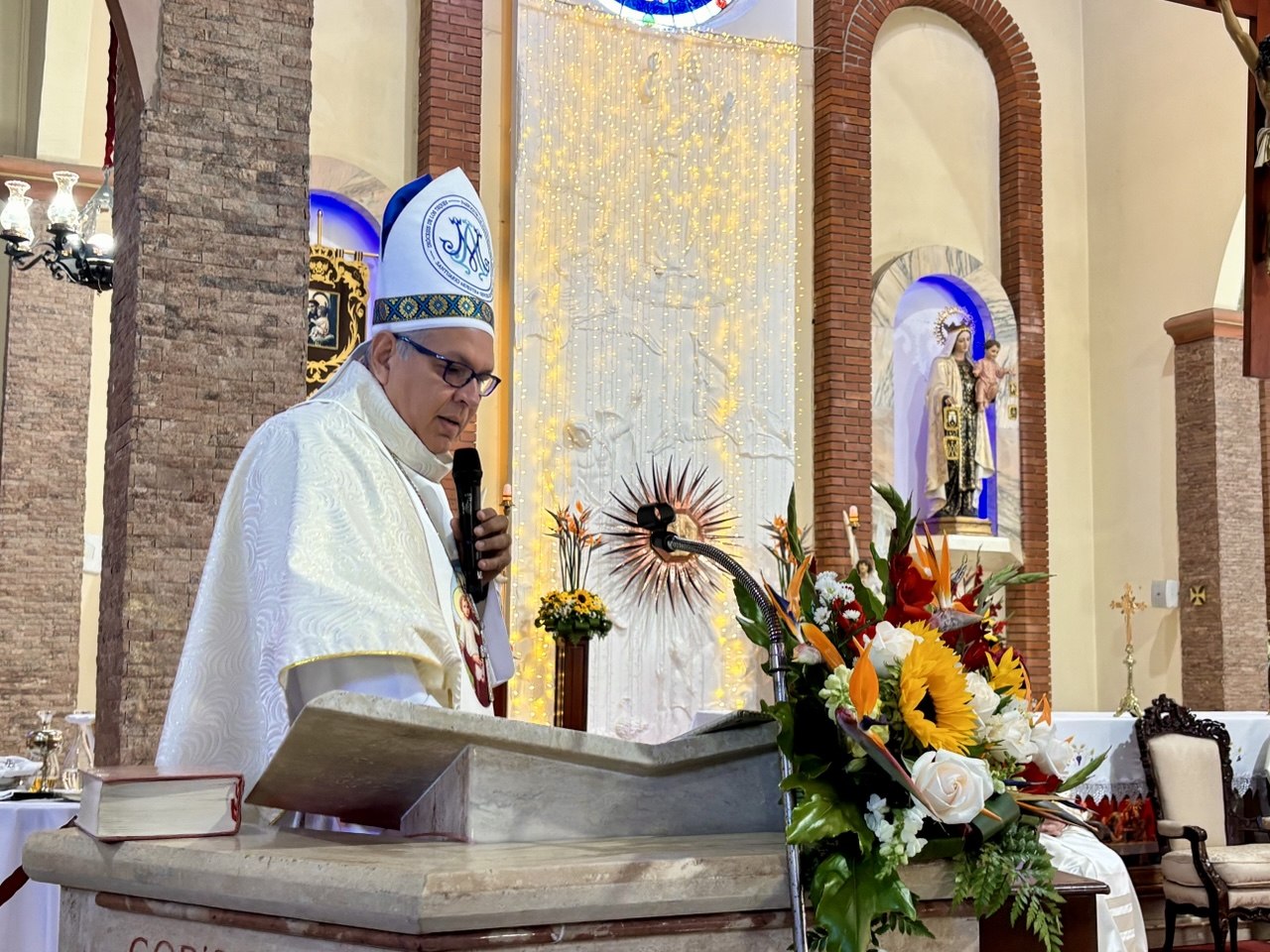 1. monseñor