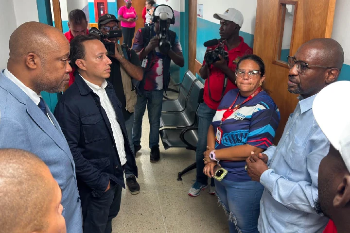 14-Delegacion-de-Haiti-prestara-asistencia-sanitaria-en-Catia-La-Mar.jpg