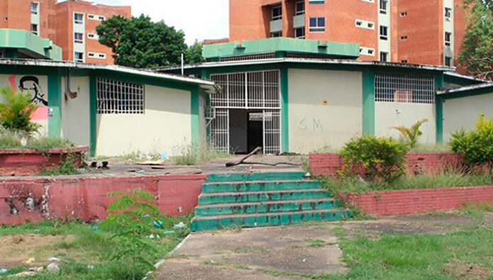 Maniatado-y-amordazado-localizan-cadaver-en-antigua-biblioteca-de-Maturin-696x395