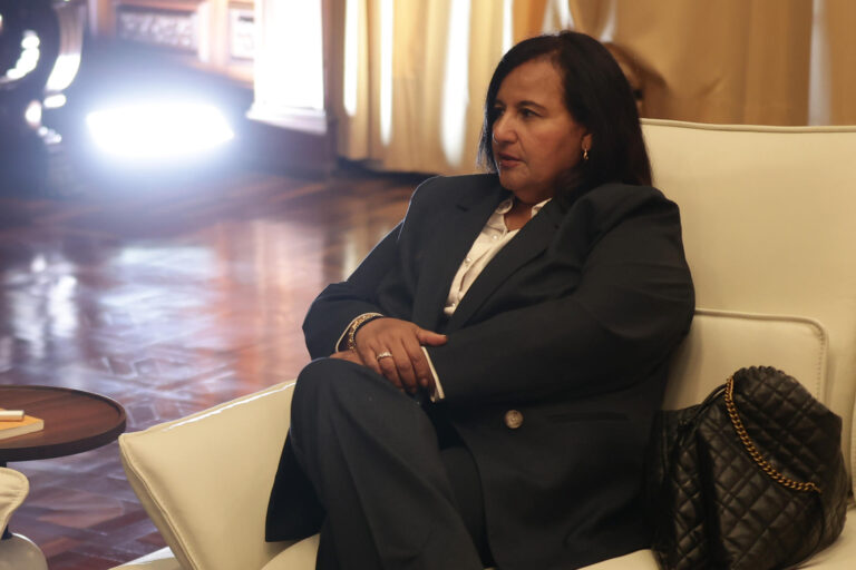Presidente del Parlamento venezolano y líder del antiguo Legislativo se reúnen en Caracas