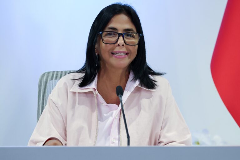 foto-presidenta-encargada-delcy-rodriguez-113017