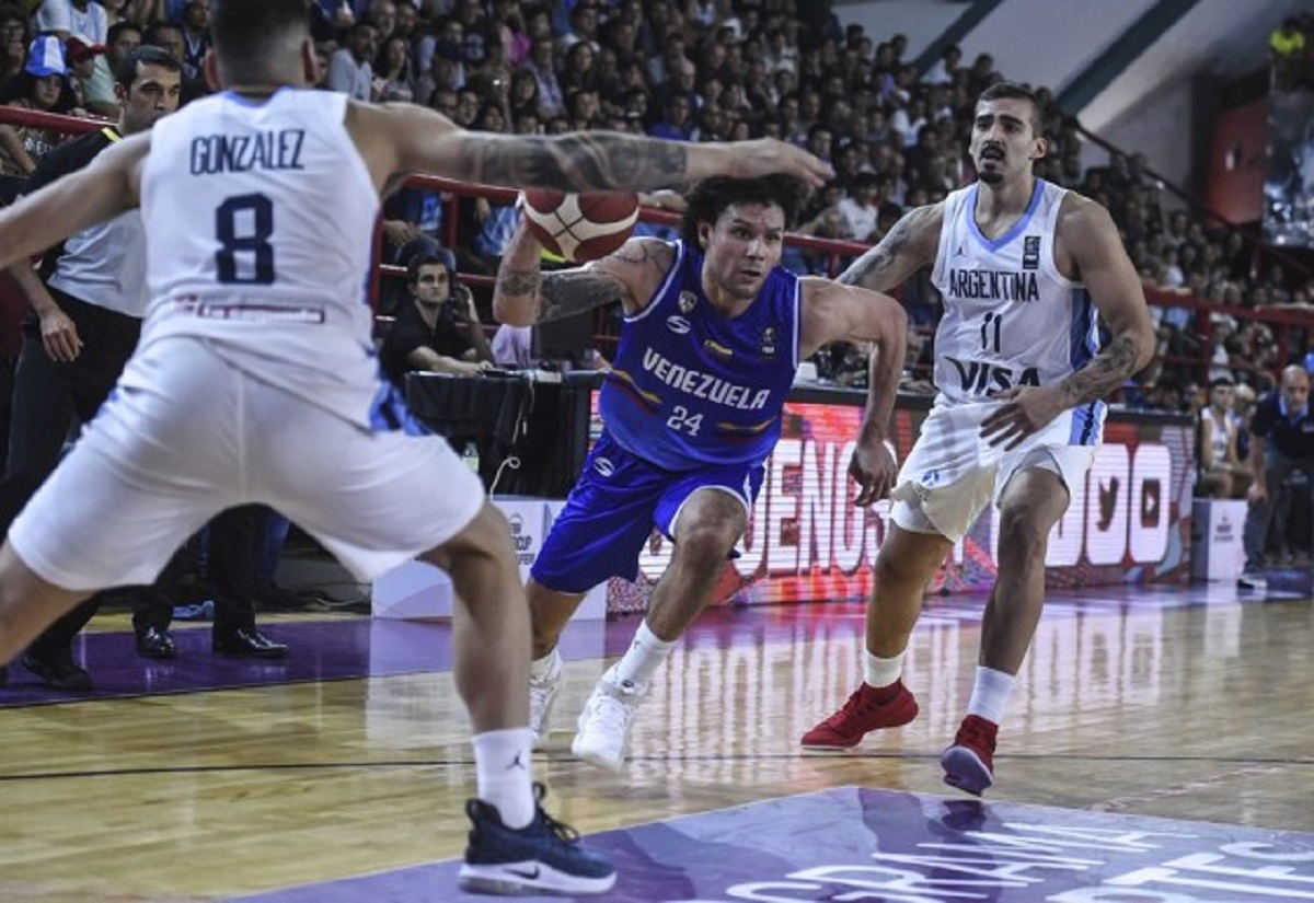 michael-carrera-FIBA