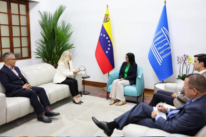 presidenta-delcy-rodriguez-unesco-evaluan-plan-continuidad-educativa.jpg