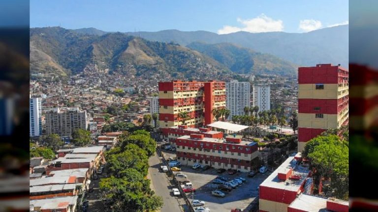 100-apartamentos-en-el-23-de-enero-entrega-plan-venezuela-renace-205680