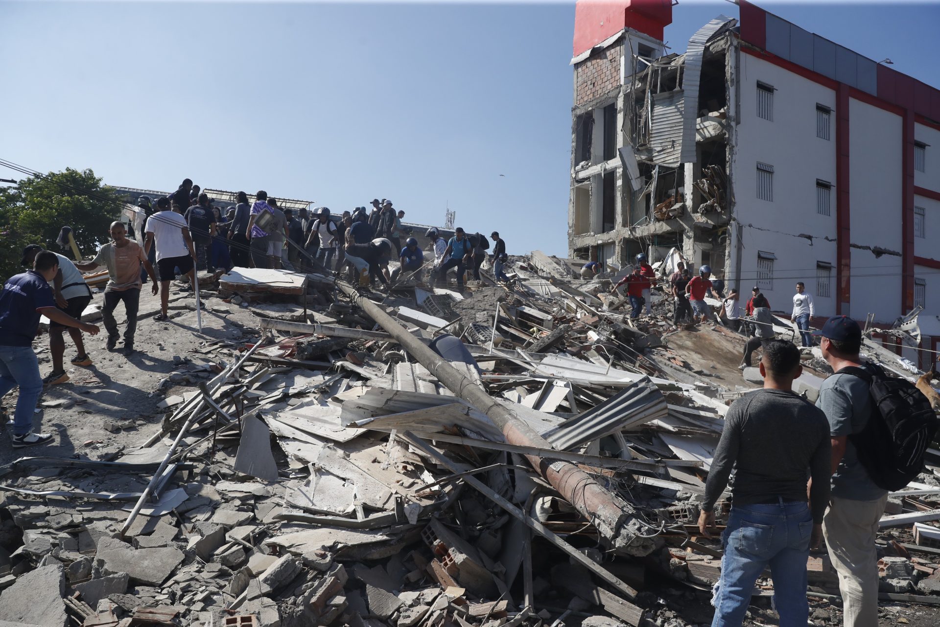 AME7636-COLOMBIA-TERREMOTO