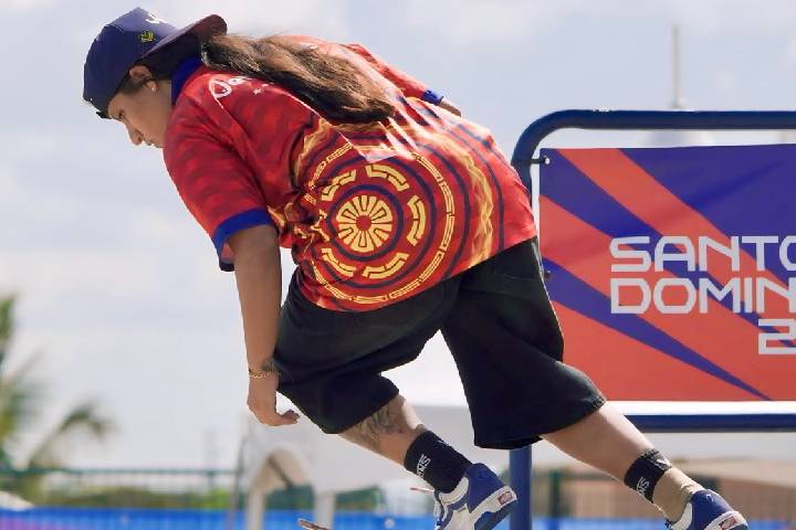 Maria Arias skate