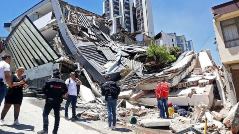 al-menos-132-muertos-y-570-heridos-deja-el-terremoto-en-colombia-66370
