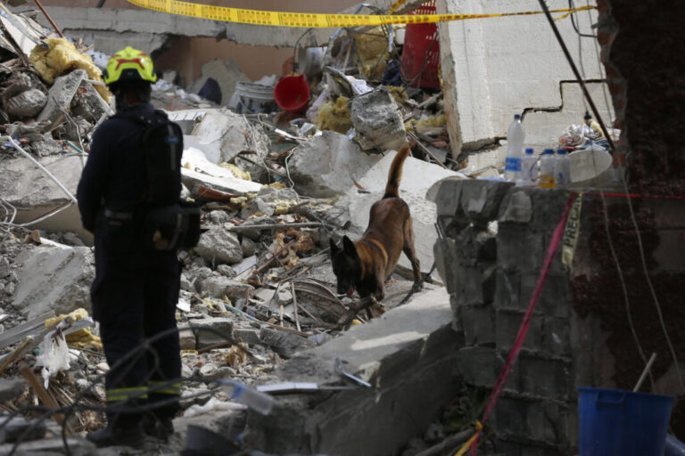 Al menos 265 muertos y 496 desaparecidos en el terremoto de Colombia, según el Gobierno