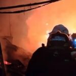 incendio-en-hoyo-de-la-puerta-incinero-cinco-vehiculos-204316