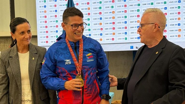el-venezolano-carlos-marquina-se-titula-doble-campeon-en-el-mundial-de-domino-2026-209176
