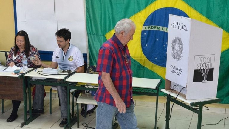 mas-de-33-millones-de-personas-no-votaron-en-brasil-207978
