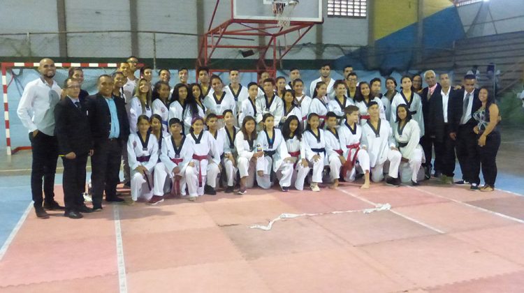 1 Esta competencia debe