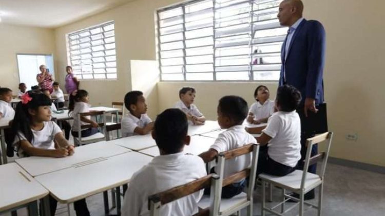 1 Ministro de educacion