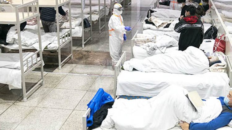 (200206) -- BEIJING, 6 febrero, 2020 (Xinhua) -- Imagen del 5 de febrero de 2020 de pacientes infectados con el nuevo coronavirus descansando en un hospital improvisado convertido de un centro de exposiciones en Wuhan, provincia de Hubei, en el centro de China. (Xinhua/Xiong Qi) (ah) (vf)