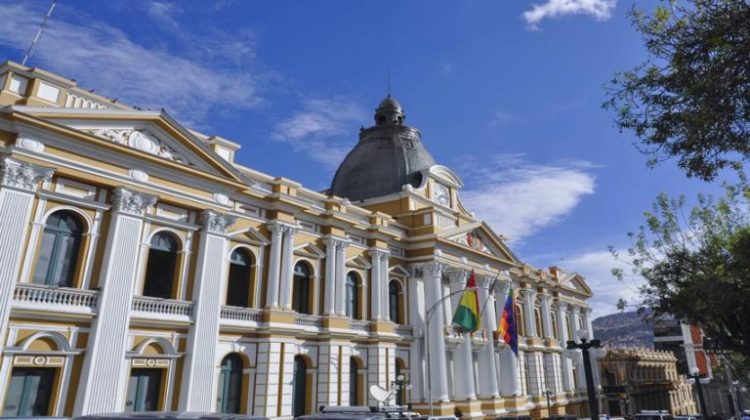 1 Palacio_de_la_Asamblea_Legislativa_de_Bolivia_vista_lateral-768x432