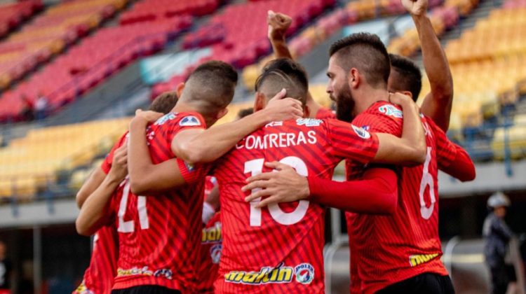 1 Se acerca a la copa