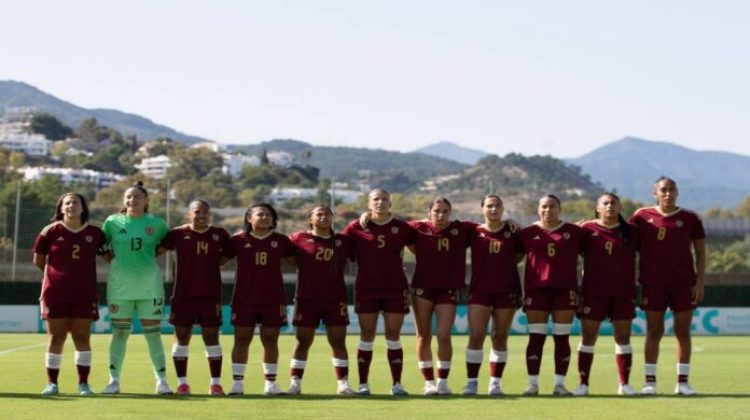 1 Vinotinto femenina