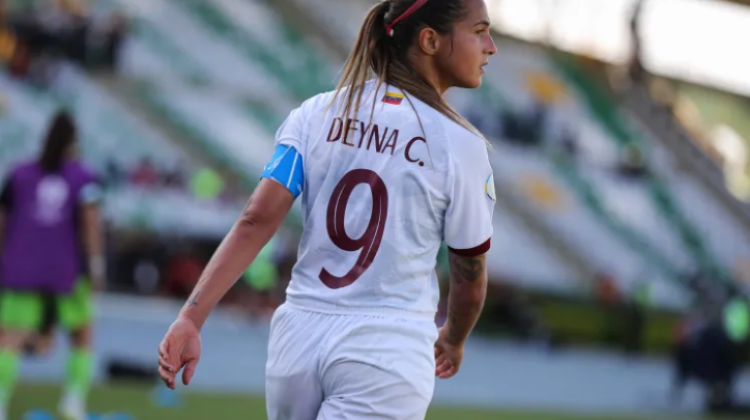 1 deyna-castellanos