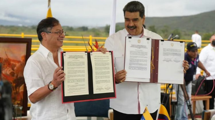 1 nicolas-maduro-y-gustavo