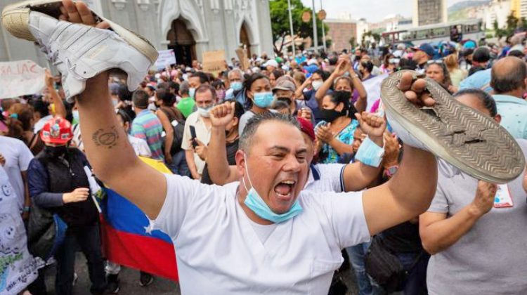 1 protesta-de-sanitarios-696x464