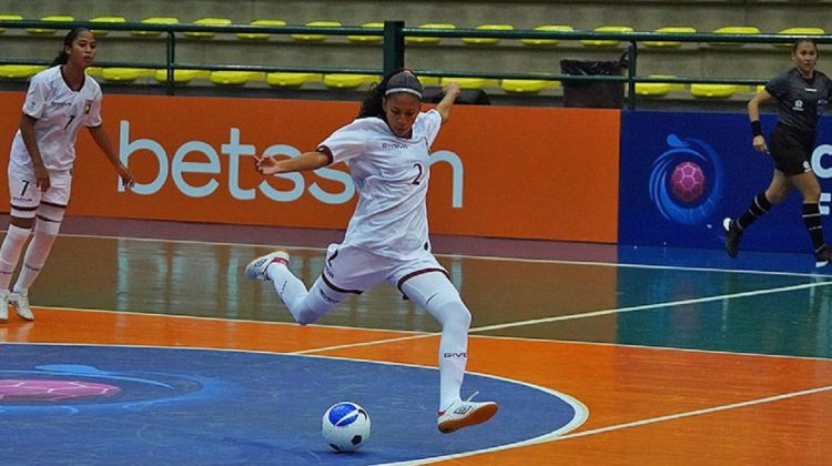 1-vinotinto-futsal-femenina