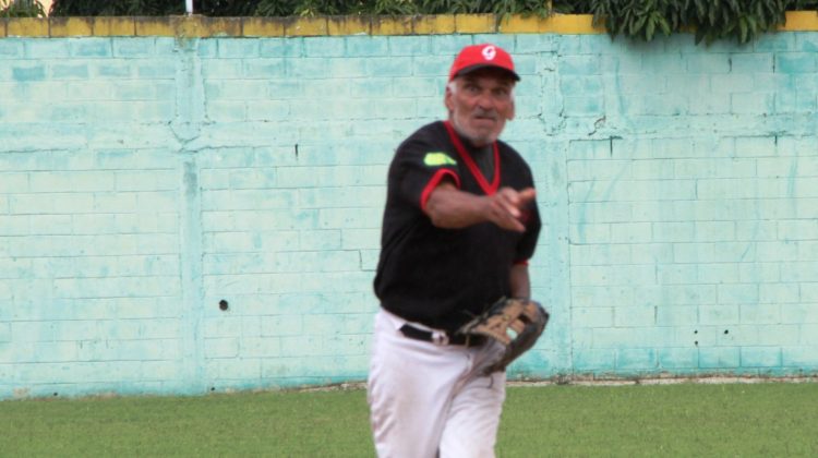 1.- Mario Bermúdez como 4o pitcher ganó el juego