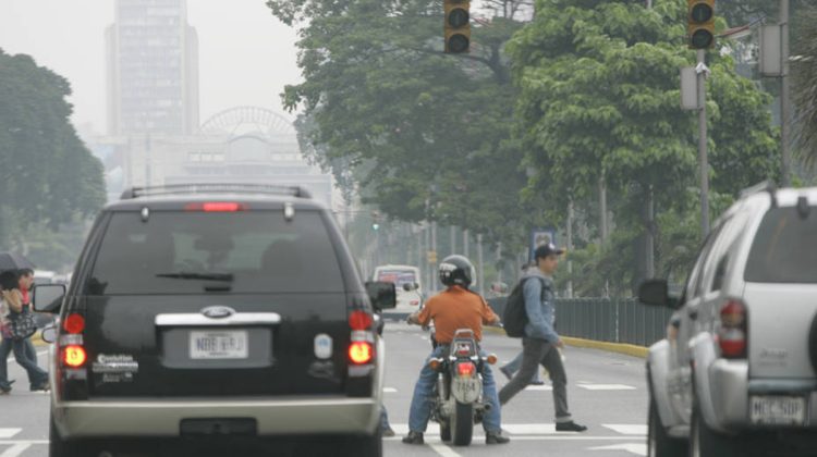 Calina y lloviznas en Caracas