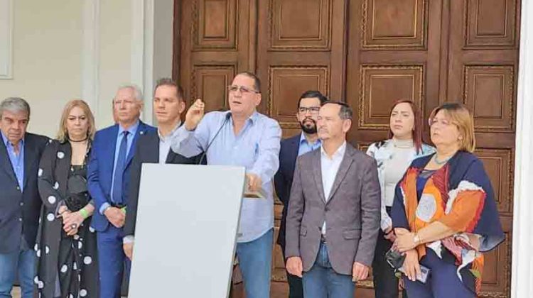 2 AN inicia consulta