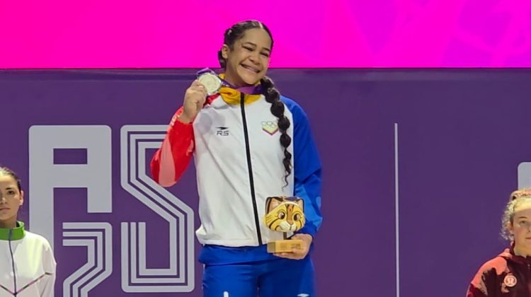 2 Claudia-Rengifo