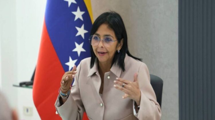 2 Delcy-Rodriguez-rechaza