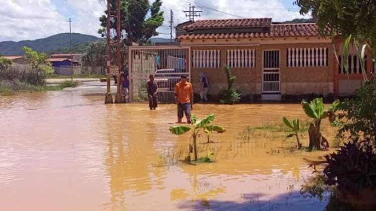 2 Periodo de lluvia deja