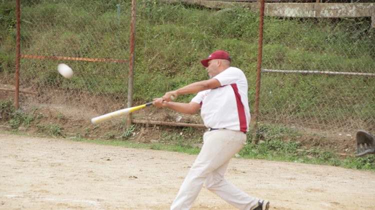 2.- José Luis Vásquez con par de vuelacercas