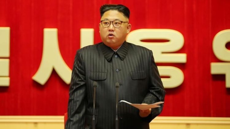 Imagen de archivo del líder norcoreano Kim Jong Un, en fotografía sin fecha divulgada por la Agencia Central de Noticias de Corea del Norte en Pyongyang el 4 de agosto, 2016. KCNA/ via REUTERS. ATENCIÓN EDITORES: ESTA FOTOGRAFÍA FUE ENTREGADA POR UNA TERCERA PARTE. REUTERS NO PUEDE CONFIRMAR  INDEPENDIENTEMENTE LA AUTENTICIDAD, CONTENIDO, LOCACIÓN O FECHA DE LA IMAGEN. SÓLO PARA USO EDITORIAL.  Corea del Norte completó preparativos para otro ensayo nuclear, informó el lunes la agencia de noticias surcoreana Yonhap, citando a fuentes de gobierno de su país que dijeron que su vecino podría usar un túnel no utilizado anteriormente en sus sitios de prueba en las montañas.