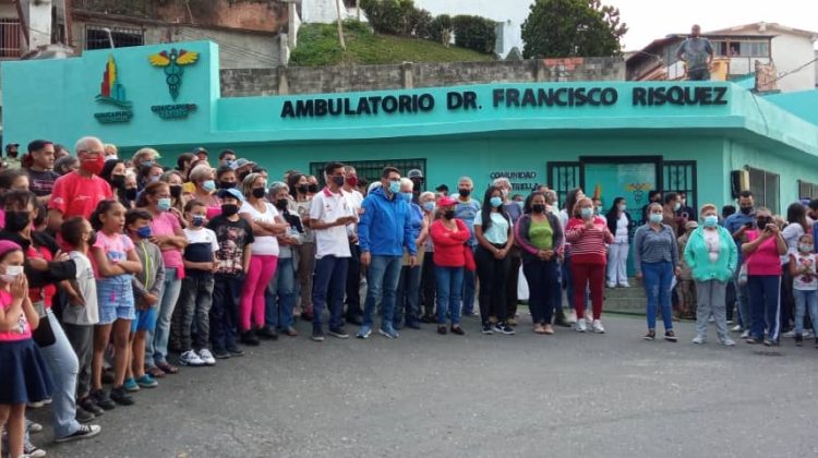 251b9893-8dd4-4efd-a186-fc1f24975f98