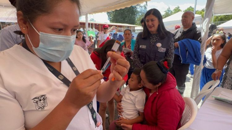 3-Ecuador-vacunara