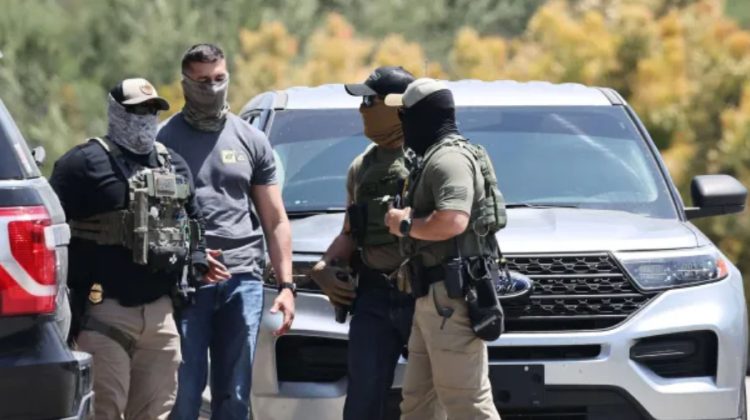 3 cortesia-agentes-de-ice