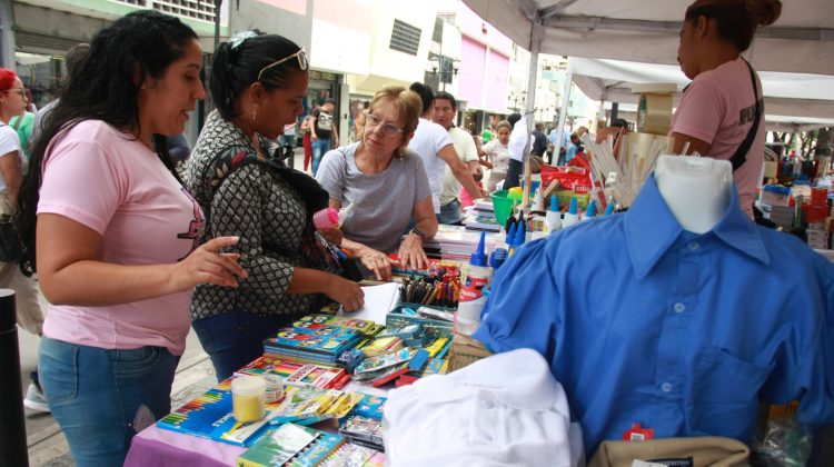 3 feria-escolar-caracas