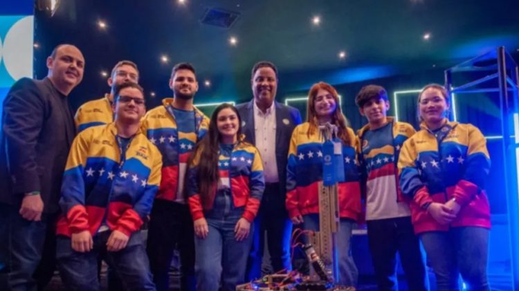 3 jovenes venezolano ganaron