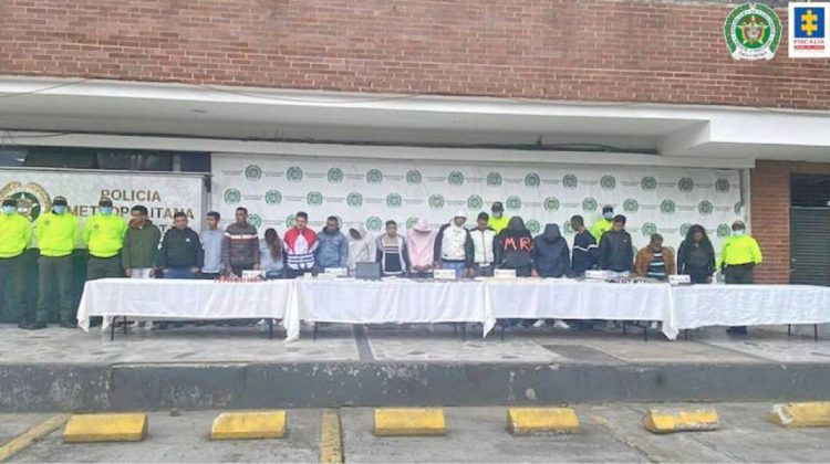 4 A la carcel 17 miembros