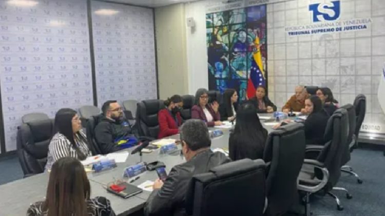 4 Instalan mesa