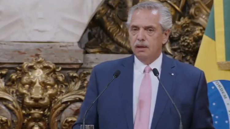 5 Alberto Fernandez