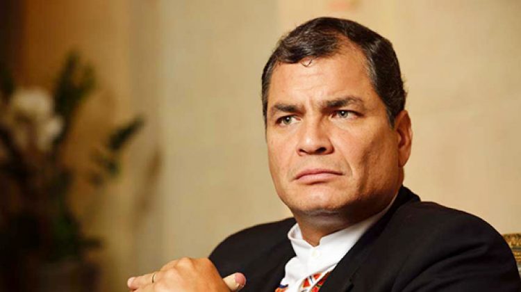 5 Rafael-Correa-photoshop