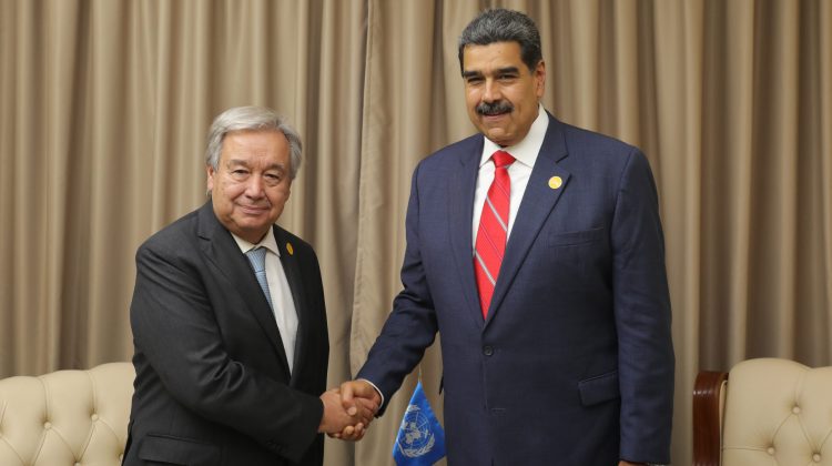 AME9747. LA HABANA (CUBA), 15/09/2023.- Fotografía cedida por prensa de Miraflores, donde se observa a el presidente de Venezuela Nicolás Maduro (d) junto a el secretario General de las Naciones Unidas Antonio Guterres durante la Cumbre del G77 + China hoy, en La Habana (Cuba). EFE/ prensa de Miraflores/SOLO USO EDITORIAL/SOLO DISPONIBLE PARA ILUSTRAR LA NOTICIA QUE ACOMPAÑA (CRÉDITO OBLIGATORIO)