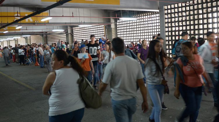 AA-COLA PARA PASAJE ESTUDIANTIL