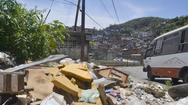 AG-BARRIO LAS MINAS BASURA