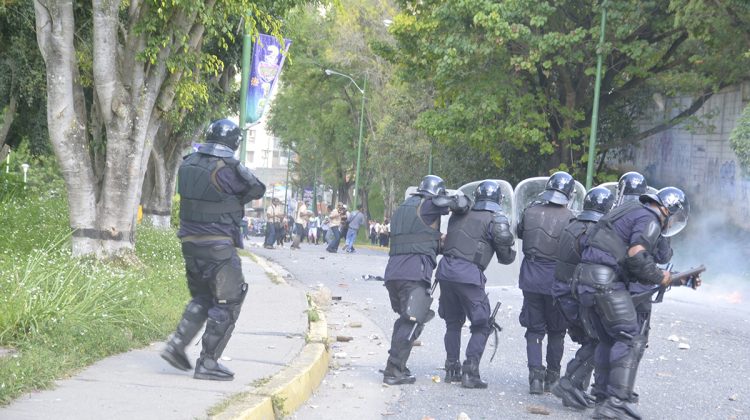 AG-protesta miranda
