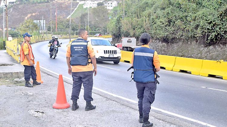 AO Proteccion Sivil Miranda en la panamericana