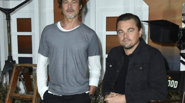 ARCHIVO – En esta fotografía de archivo del 11 de julio de 2019 Brad Pitt, izquierda, y Leonardo DiCaprio en una sesión de retratos de "Once Upon a Time in Hollywood" en el Hotel Four Seasons en Los Angeles. La película se estrena el 26 de julio en Estados Unidos. (Foto Jordan Strauss/Invision/AP, archivo)