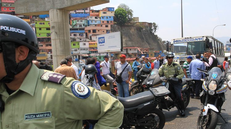 ULTIMADOS DOS ROBA BUSETA EN LA URBINA