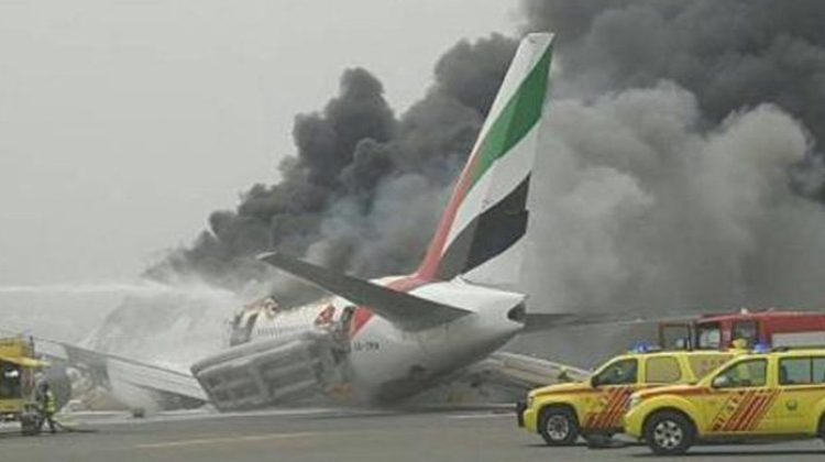 Avion-de-Emirates-ABC